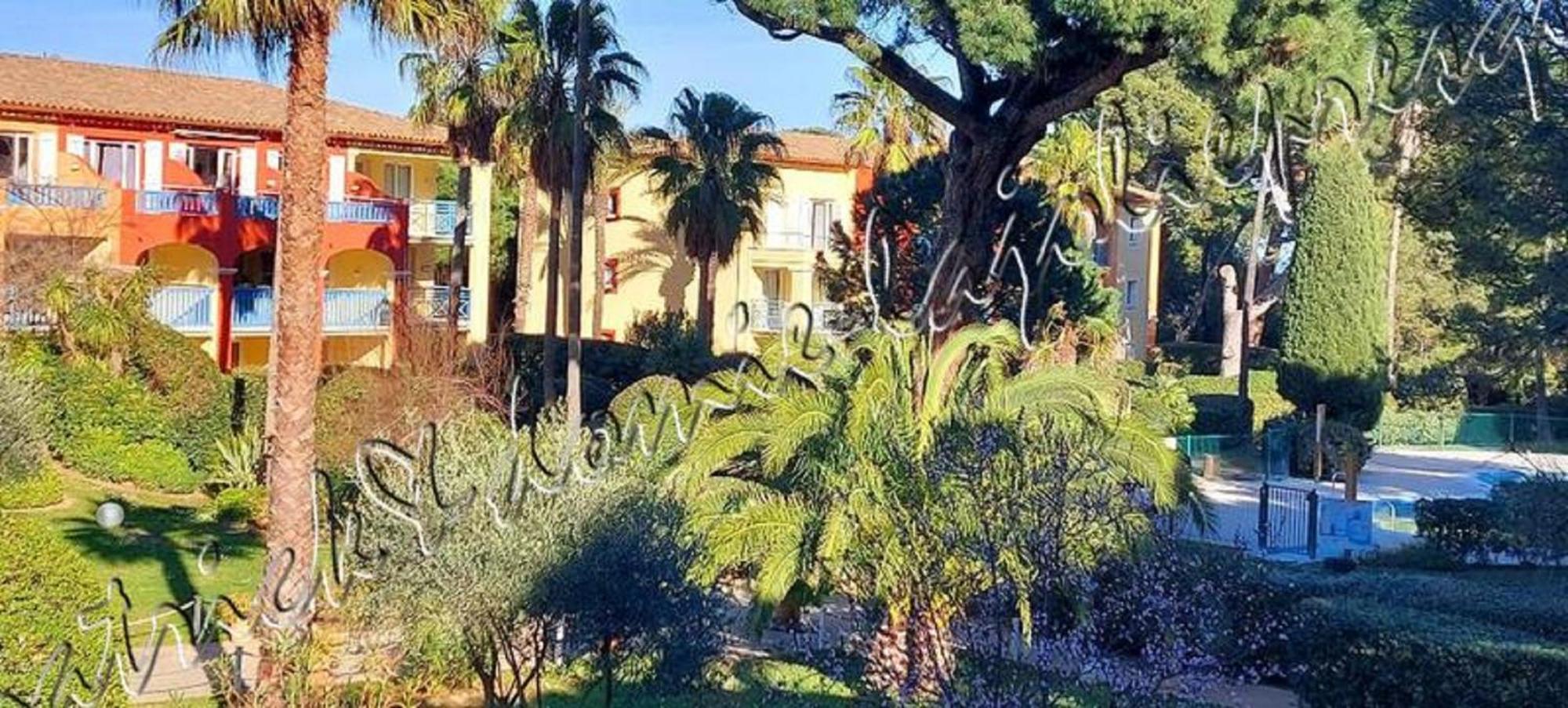 Magnifique Parc De La Presqu'Ile Avec Piscine Et Plage Face A Porquerolles ! Hyeres Exterior photo